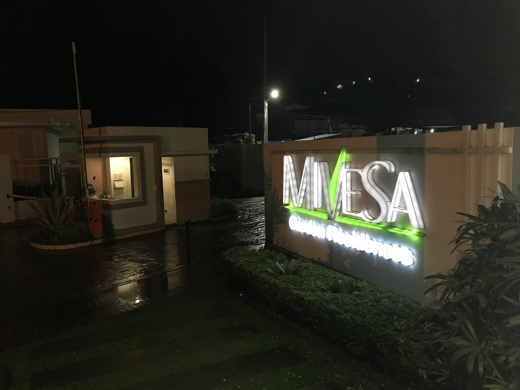 Mivesa Garden Residences By Cec Cebu Buitenkant foto